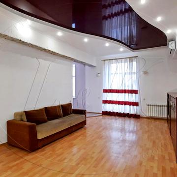 Хрещатик вул. (Kreschatic), 25