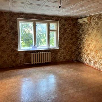 Продається 5 к кв Соборності,3