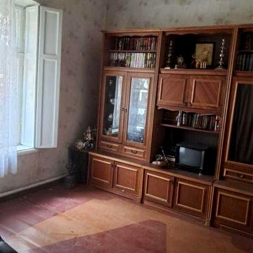 Продам трехкомнатную квартиру в Центре
