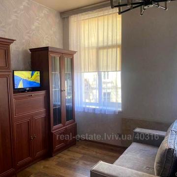 Максима Залізняка вул., 10