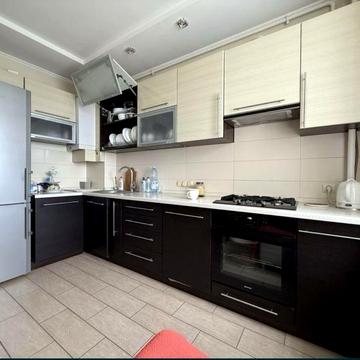 Продаж 2 кім вул. Нова 4, центр