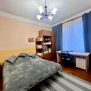 Незалежної України вул. (40 років Радянської України), 51