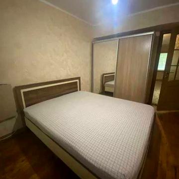 3к.кв. район Строителей,Титова,Б.Хмельницкого 38000$