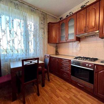 Трикімнатна в   "обкомівському"   будинку   ,центр   Мазепи  90000