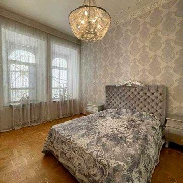 3-кімнатна квартира біля Парку Шевченка — Канатна