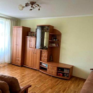 Продам 2-х кімнатну квартиру  в м. Старокостянтинів вул. Авіаторів 36