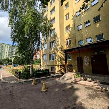 Продам 5- ти кімнатну квартиру