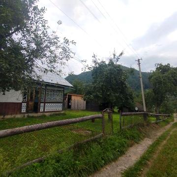 Будинок в Карпатах, біля асфальту, жилий стан