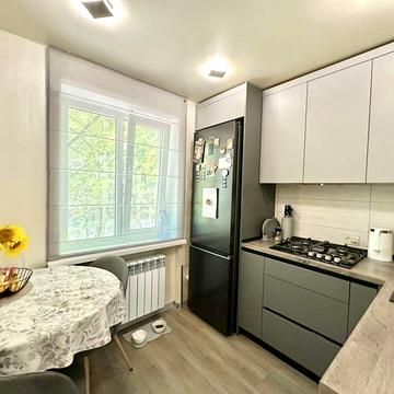 Продаж 3-кімнатної квартири зі свіжим ремонтом центр