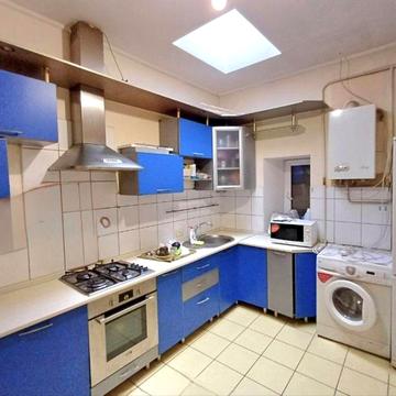 Продаю 2 х комнатную квартиру в ЦЕНТРЕ/ На Земле 52м2/Автономка