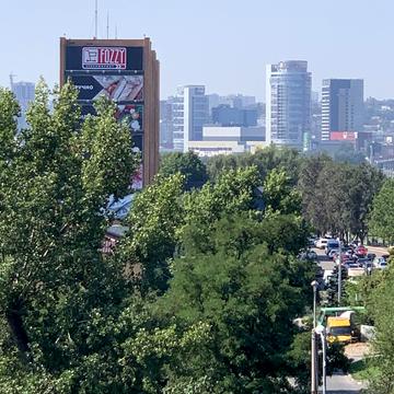 Бердянська вул., 1