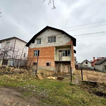 Продаж незавершеного будинку + земельна ділянка, у м. Борислав!