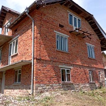 Продам будинок  м. Теребовля вул. Кобилянської 2б