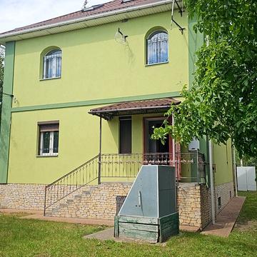 Переяславська вул.
