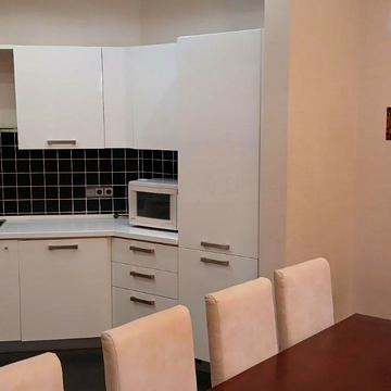 Старонаводницька вул., 13