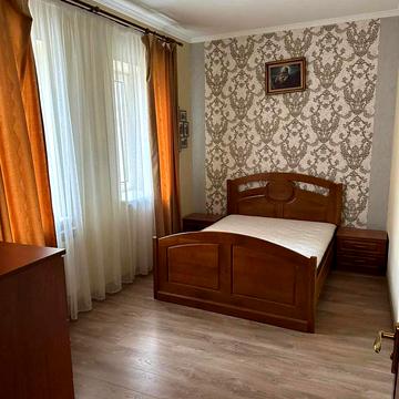 Роксоляни вул., 81