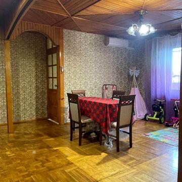 Продам 4х кімнатну квартиру