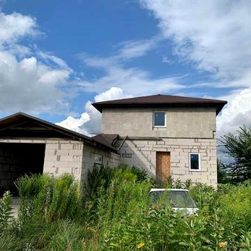 Продаж 3 поверхового будинку з гаражем і ділянкою на 6 соток