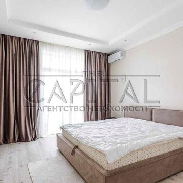 Оренда 2-кімнатної квартири в центрі 90м2