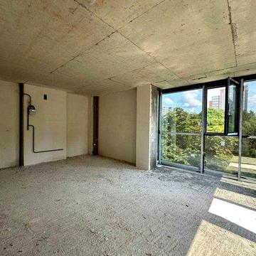 Продається трикімнатна квартира з панорамним видом жк “Park Residence”