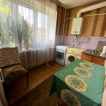 НИЗ РИНКУ!!!2к. в центрі не за всі гроші світу(середній поверх)