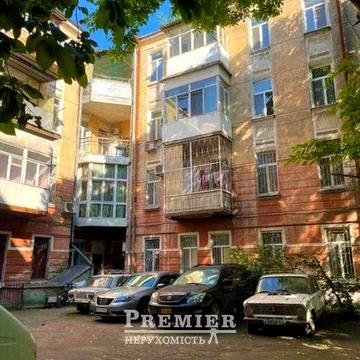 Класика епохи: квартира в сталінці в центрі міста