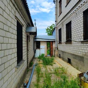 Міцний будинок. 4 кімнати. Гараж, басейн. Нерубайське