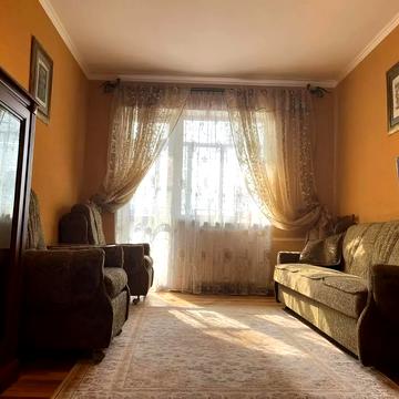 Бельведерська вул., 12