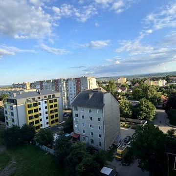 Продаж квартири по вул Бандери