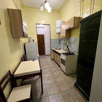 Площа Філармонії, здається 2-х кімнатна квартира