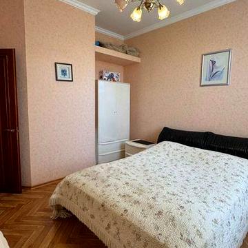 Сталинка на улице Уютная/Отрада/75 метров/2 комнаты и кухня-гостиная!