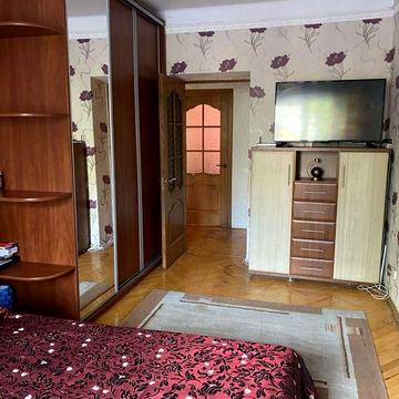 2 кімнатна від власника Вишневий центр