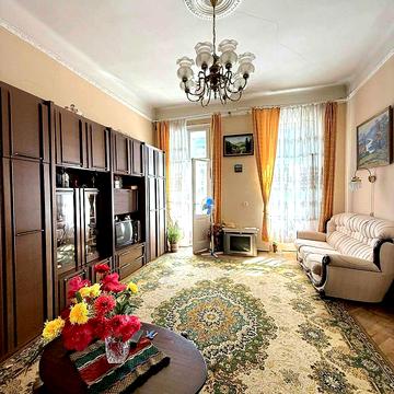 Пекарська вул., 46