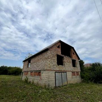 Недобудова 130 м2 приват ділянка 10 соток Берегово вул. Буча