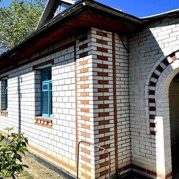 Продам будинок поряд із річкою