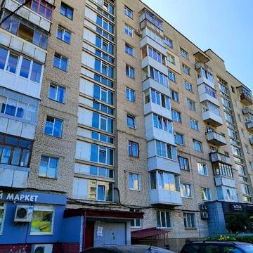 Видова 3-кім. квартира на Молоді (навпроти літака)!