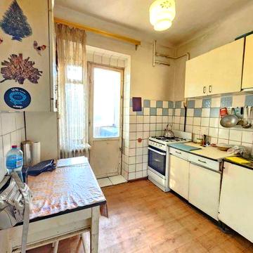 Продаж квартири під ремонт! Проспект Науки 74