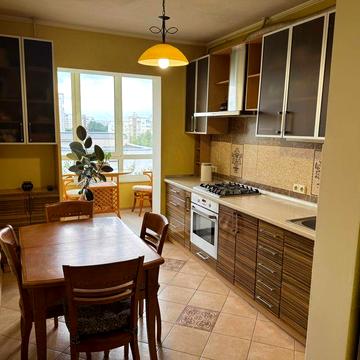 Продаж 3-кімнатної квартири в центрі Чернігова