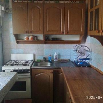 Продам 2-кімнатну квартиру в м. Каневі