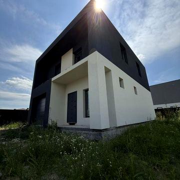 Продаж будинку з гаражем у Білогородці