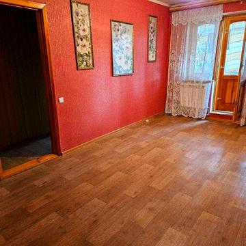 Продам квартиру 2 ком. метро Бот сад