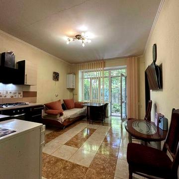 Квартира у моря 70 м. Ремонт. Свой палисадник. АГВ. Торг. Свой вход.