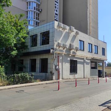 Літературна вул., 12