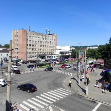 Камянецька вул., 11