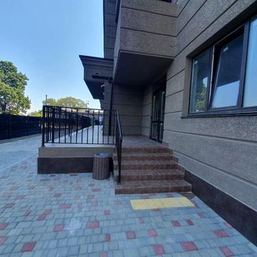 Віталія Нестеренка вул. (Академіка Воробйова), 1б