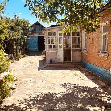 Будинок житловий із підсобними приміщенням у місті Гайсин