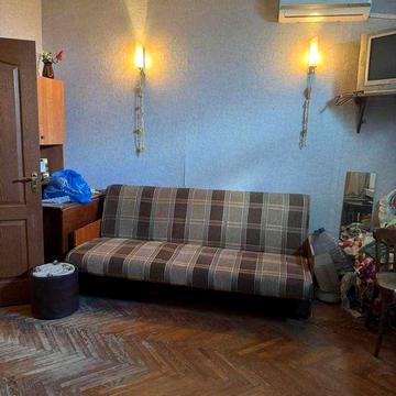 Продам 2 комнатную квартиру метро Левада