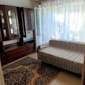 Продам малостмейку ул.Гули Королевой 19