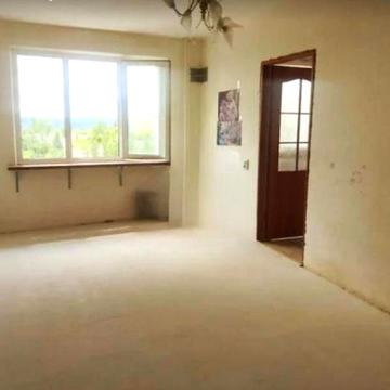 Продам четырехкомнатную квартиру на Залютино.