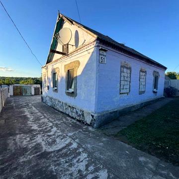 Новоукраїнська вул., 51